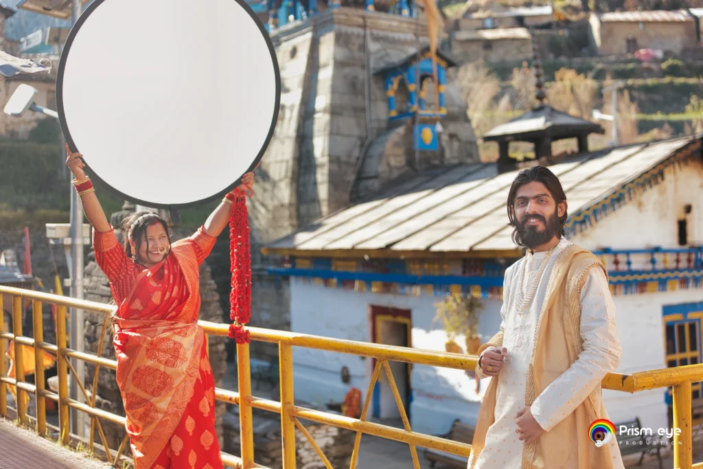 Behind-the-scenes destination wedding photography at Triyuginarayan Temple with the couple during wedding rituals
