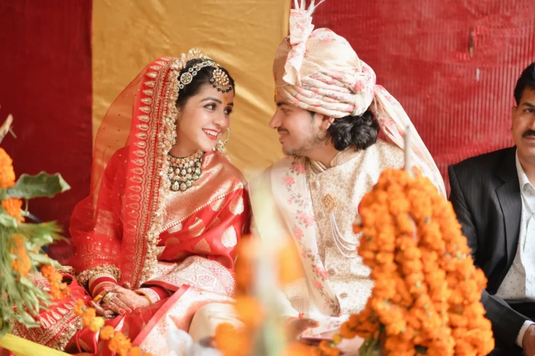 intimate-wedding-rituals-shot-triyuginarayan-mandir