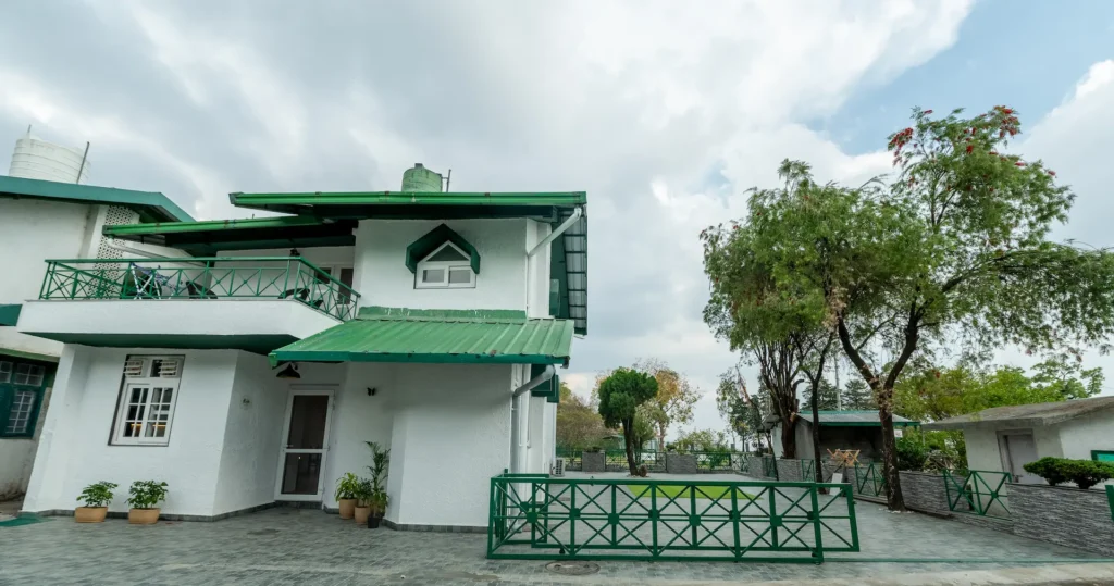 Private luxury villa with garden and mountain surroundings in Jharipani, Mussoorie, Uttarakhand.