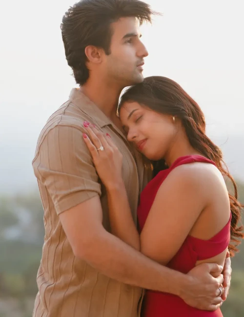 Candid Couple Hug Mussoorie