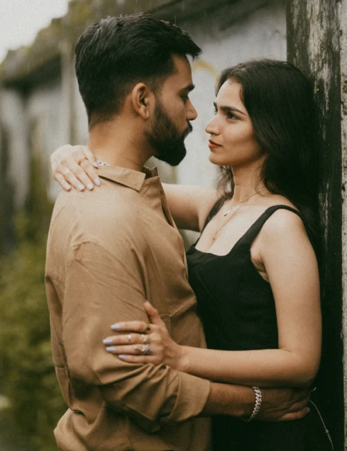 Candid Couple Dehradun Natural Moment